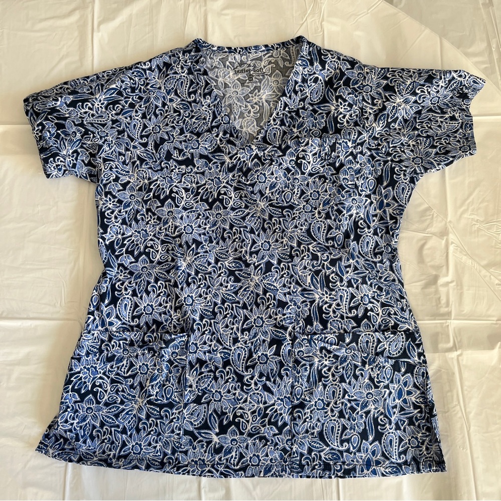 Woman’s Scrub Top M